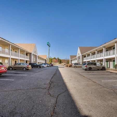 Hometowne Studios By Red Roof Spartanburg - Asheville Highway Southern Shops Bagian luar foto